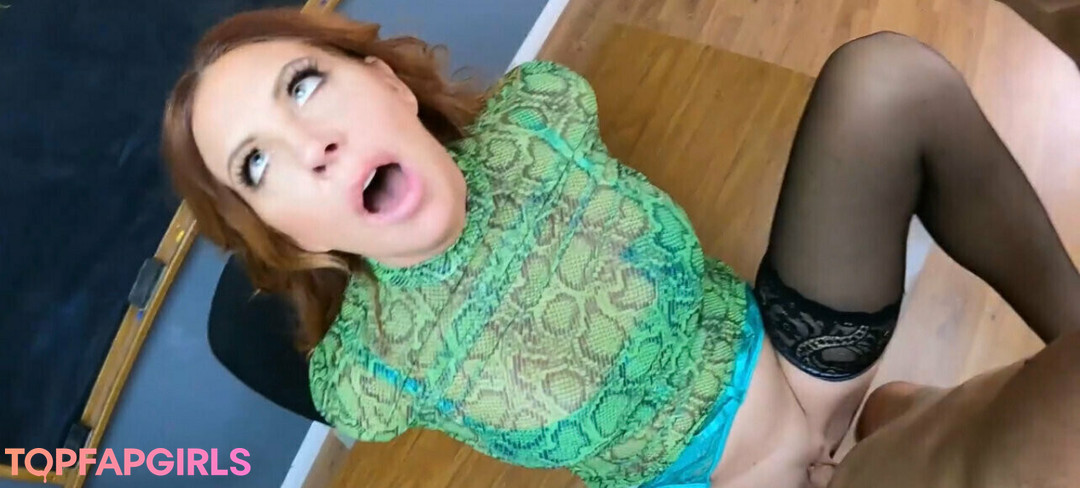 Foto desnuda filtrada de OnlyFans de Mrs Robinson #10 Foto desnuda filtrada de OnlyFans de Mrs Robinson #10