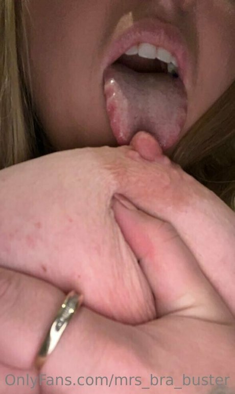 Foto desnuda filtrada de OnlyFans de Mrsbrabuster