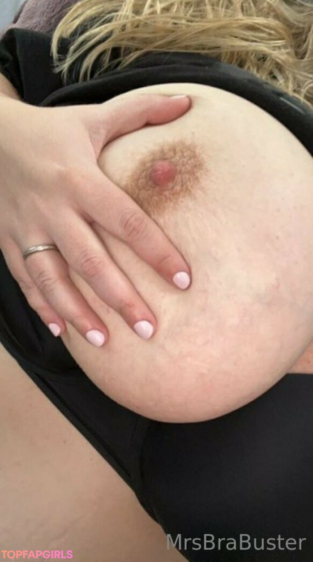 Foto desnuda filtrada de OnlyFans de Mrsbrabuster #56 Foto desnuda filtrada de OnlyFans de Mrsbrabuster #56