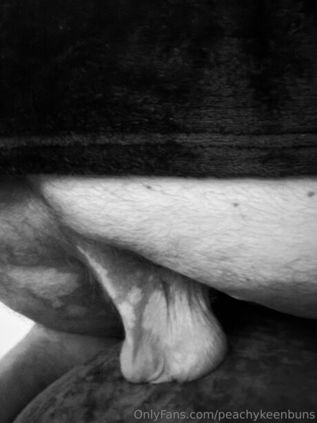 Foto desnuda filtrada de OnlyFans de Peachykeenbuns