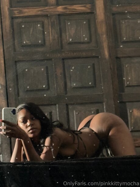 Foto desnuda filtrada de OnlyFans de Pinkkittymocha
