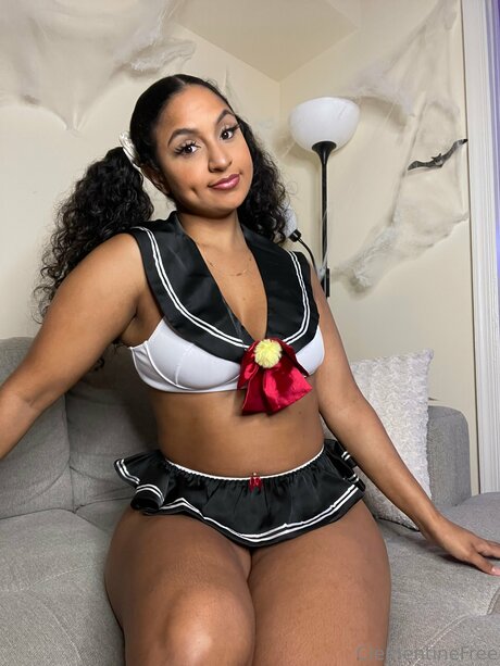 Foto desnuda filtrada de OnlyFans de Clementine Free