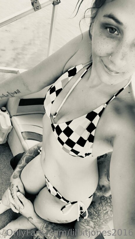 Lilbitjones2016