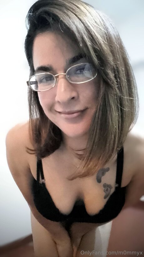 Foto desnuda filtrada de OnlyFans de M0mmyx
