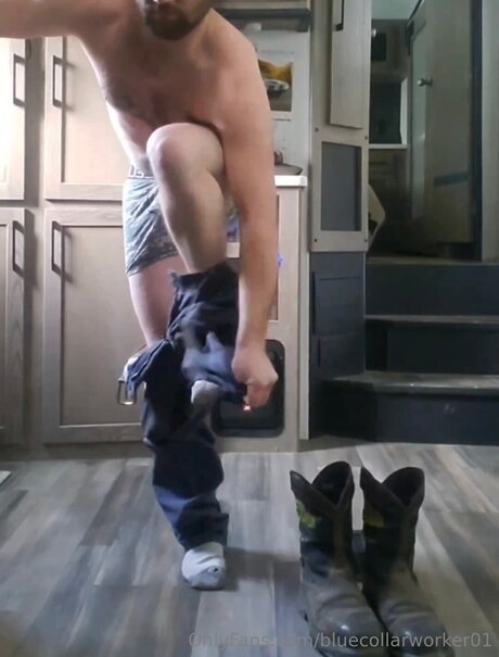Bluecollarworker01
