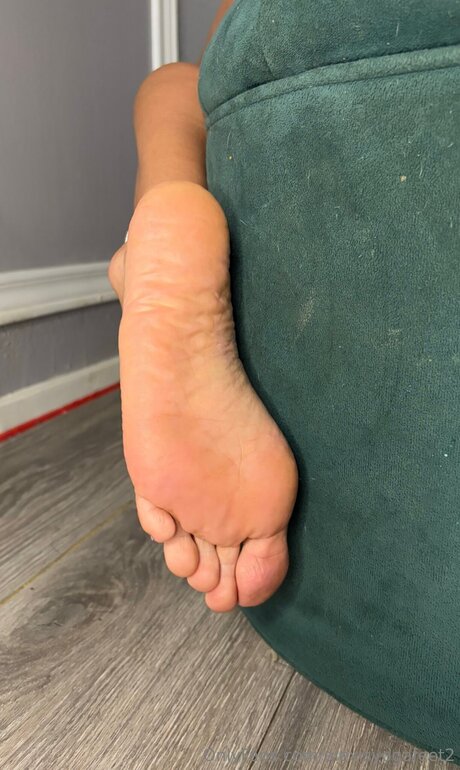 Alexisyogafeet2