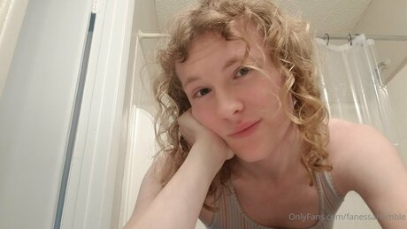Foto desnuda filtrada de OnlyFans de Fanessahumble