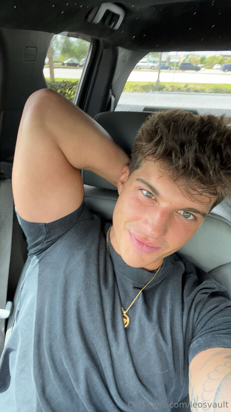 Foto desnuda filtrada de OnlyFans de Leosvault