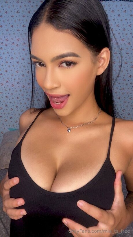 Foto desnuda filtrada de OnlyFans de Mia Ts Free