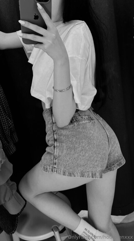 Foto desnuda filtrada de OnlyFans de Hothelenxxx