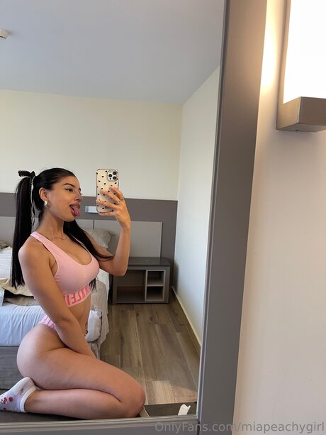 Foto desnuda filtrada de OnlyFans de Miapeachygirl