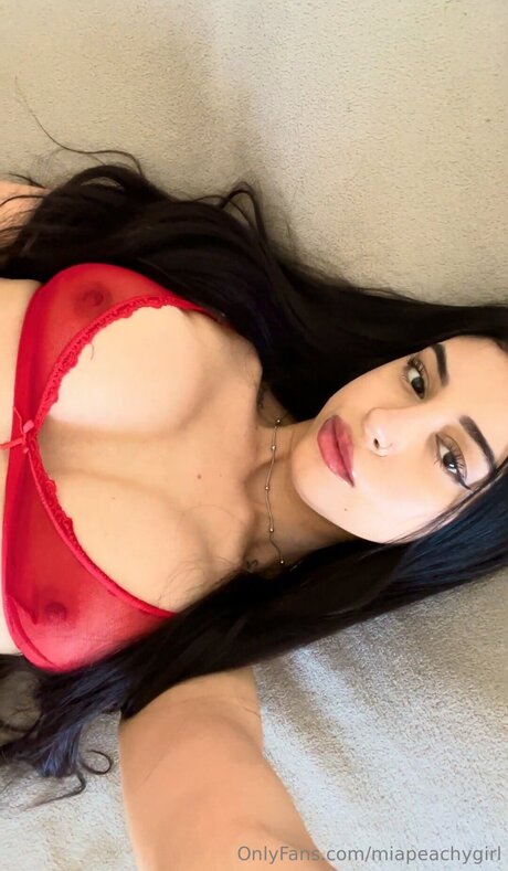 Miapeachygirl