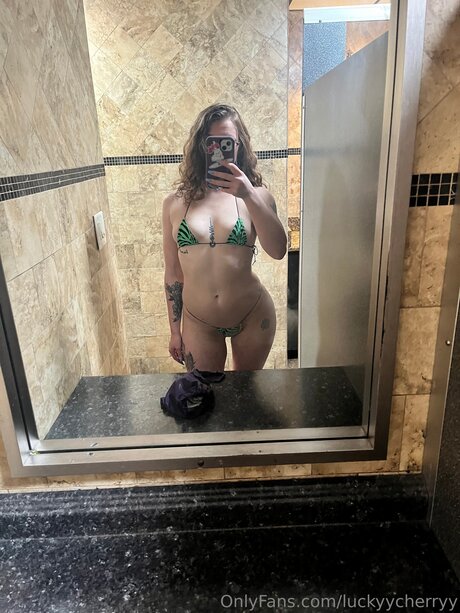 Foto desnuda filtrada de OnlyFans de Luckyycherryy