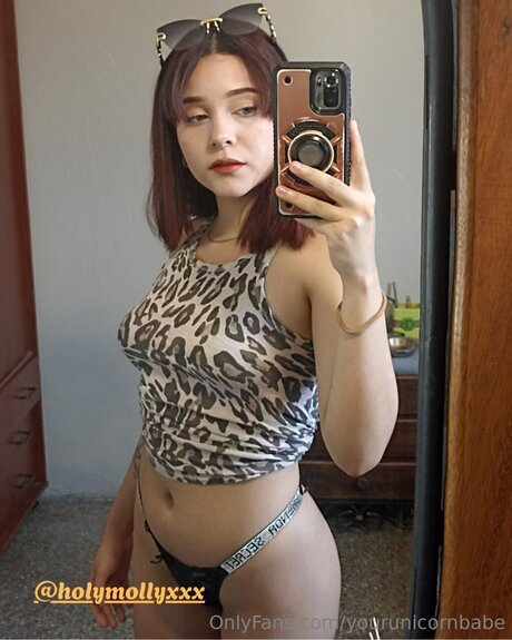 Foto desnuda filtrada de OnlyFans de Yourunicornbabe