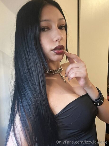 Foto desnuda filtrada de OnlyFans de Izzy Lavigne