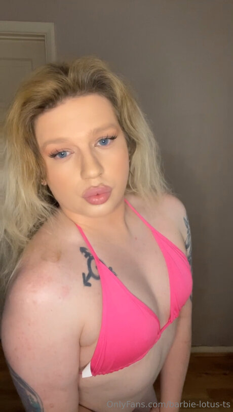Foto desnuda filtrada de OnlyFans de Barbie Lotus Ts