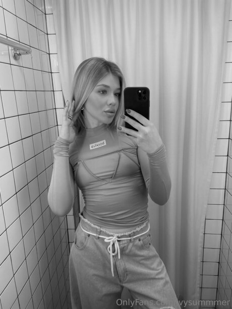 Foto desnuda filtrada de OnlyFans de Ivysummmer