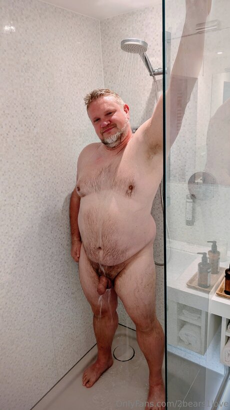 Foto desnuda filtrada de OnlyFans de 2bears1love