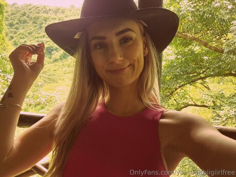 Foto desnuda filtrada de OnlyFans de Yourbabbiigiirlfree