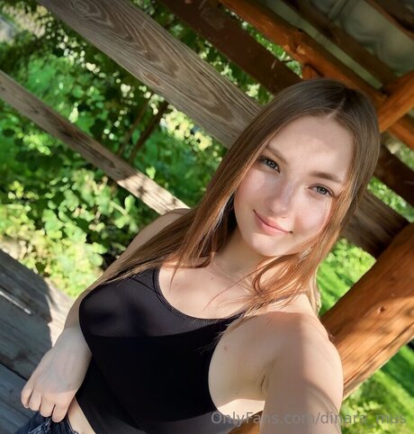 Foto desnuda filtrada de OnlyFans de Dinara Mus