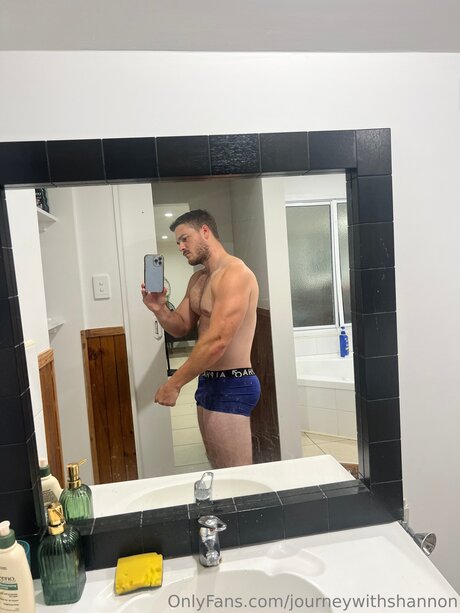 Foto desnuda filtrada de OnlyFans de Journeywithshannon