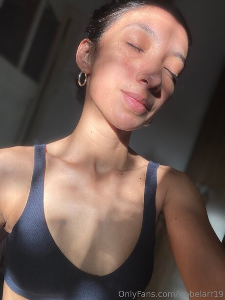 Foto desnuda filtrada de OnlyFans de Isabelarr19