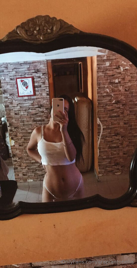 Foto desnuda filtrada de OnlyFans de Arapiantonella