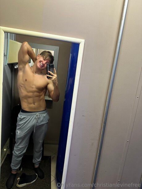 Christianlevine Straight