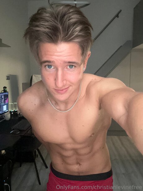 Christianlevine Straight