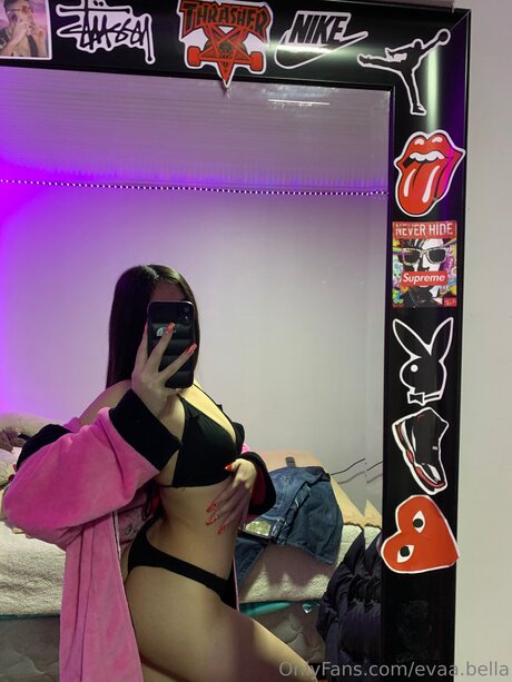 Foto desnuda filtrada de OnlyFans de Evaa Bella