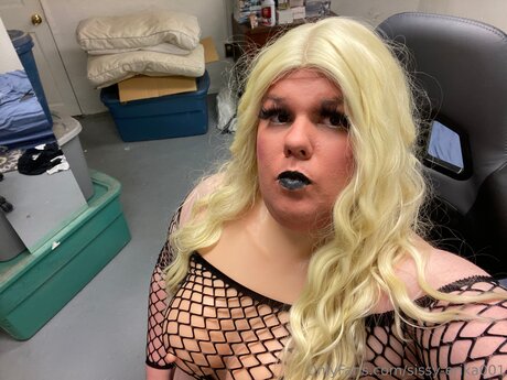 Sissy Erika001
