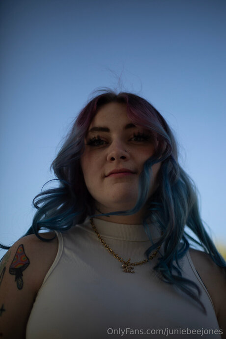 Juniebeejones
