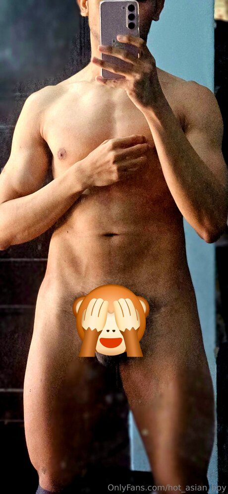 Foto desnuda filtrada de OnlyFans de Hot Asian Boy