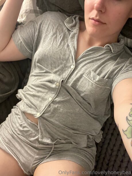 Lovelyhoneybea