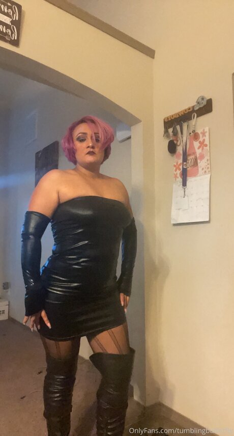 Foto desnuda filtrada de OnlyFans de Tumblingbutterfly