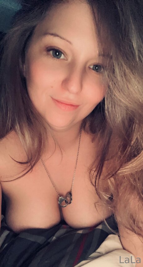 Foto desnuda filtrada de OnlyFans de Goldengurl999