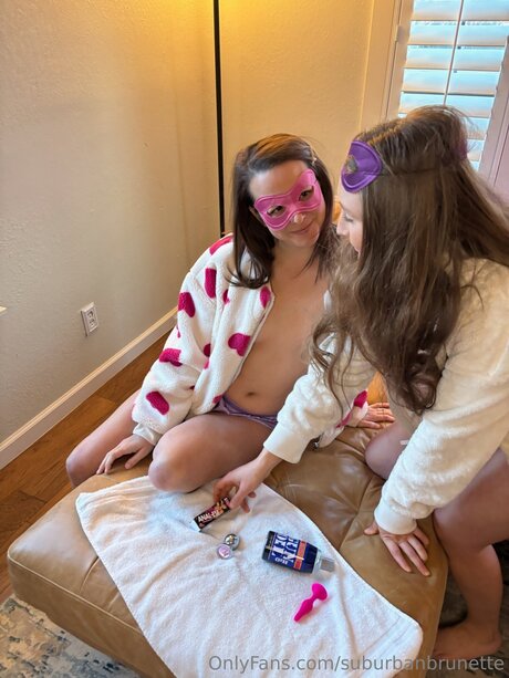 Suburbanbrunette
