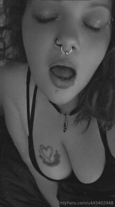 Foto desnuda filtrada de OnlyFans de U445402948