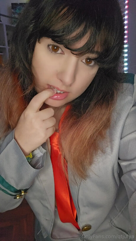 Julyett4