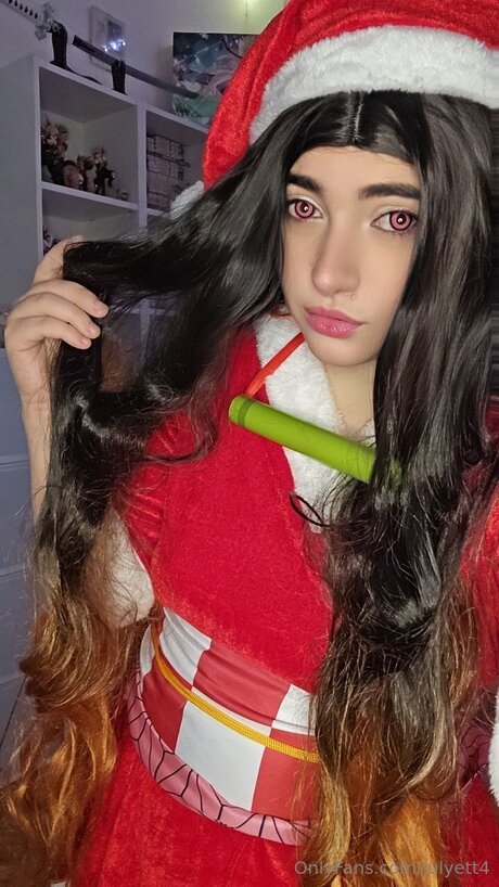 Julyett4