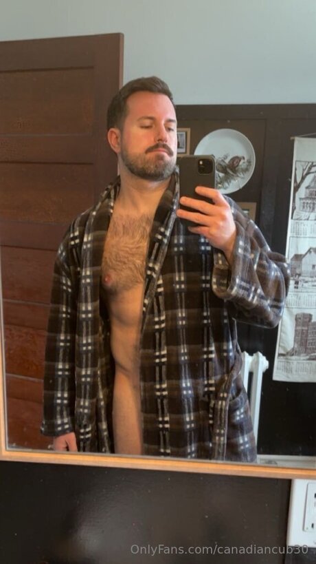 Foto desnuda filtrada de OnlyFans de Canadiancub30