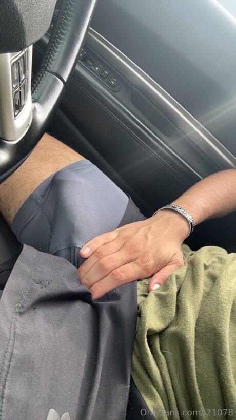 Foto desnuda filtrada de OnlyFans de J21078