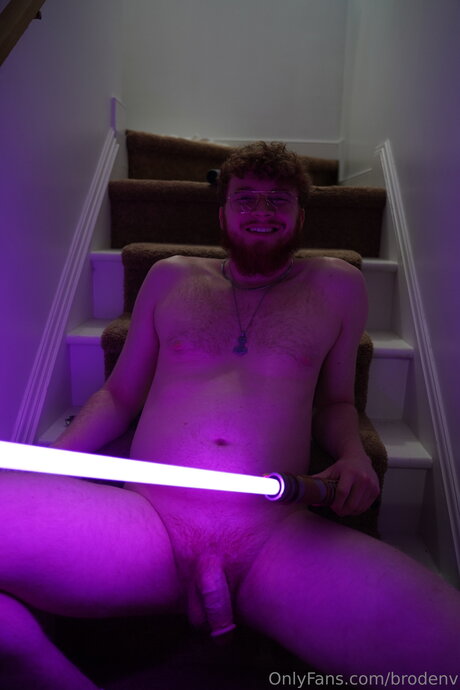 Foto desnuda filtrada de OnlyFans de Brodenv