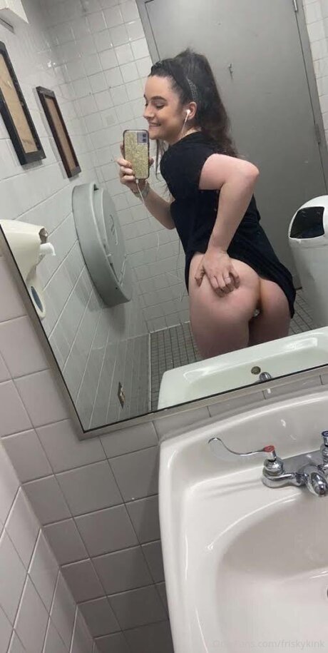 Foto desnuda filtrada de OnlyFans de Friskykink