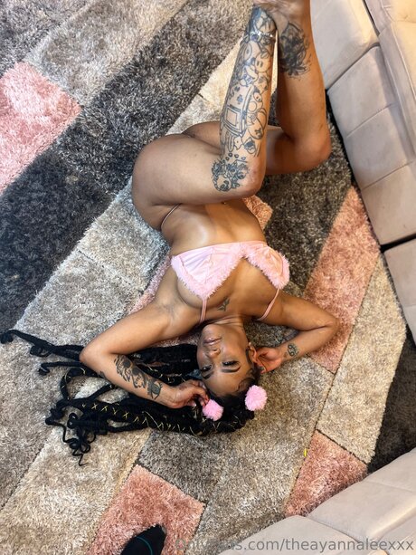 Foto desnuda filtrada de OnlyFans de Theayannaleexxx
