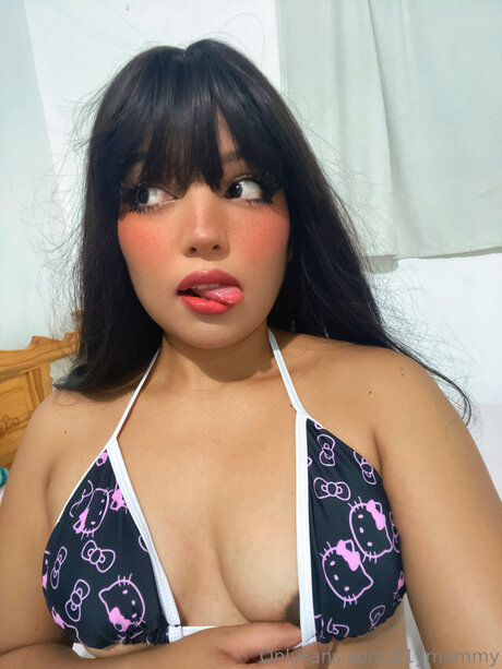 Foto desnuda filtrada de OnlyFans de 21ymommy