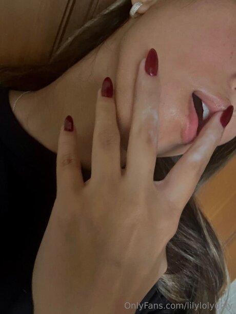 Lilylolyonly