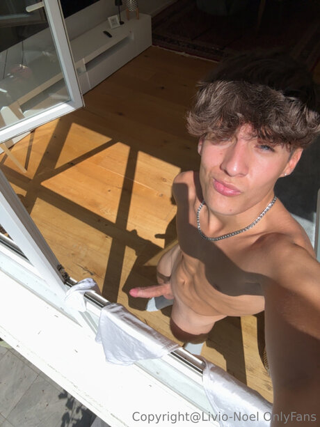 Foto desnuda filtrada de OnlyFans de Teen2006