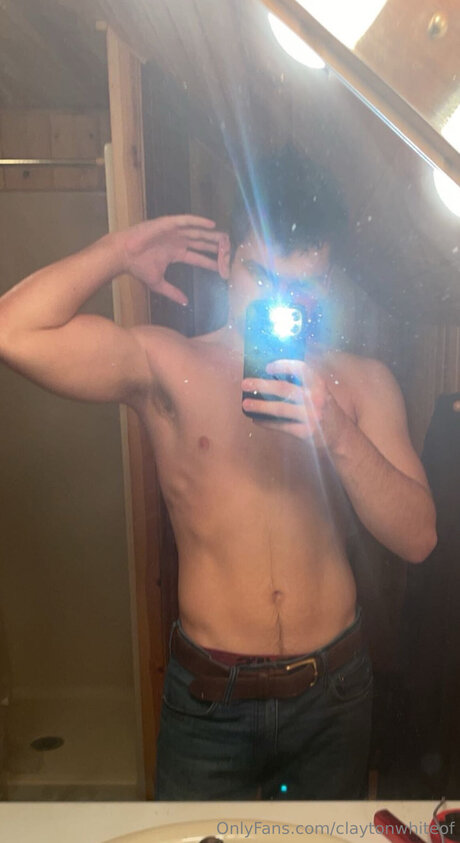 Foto desnuda filtrada de OnlyFans de Claytonwhiteof
