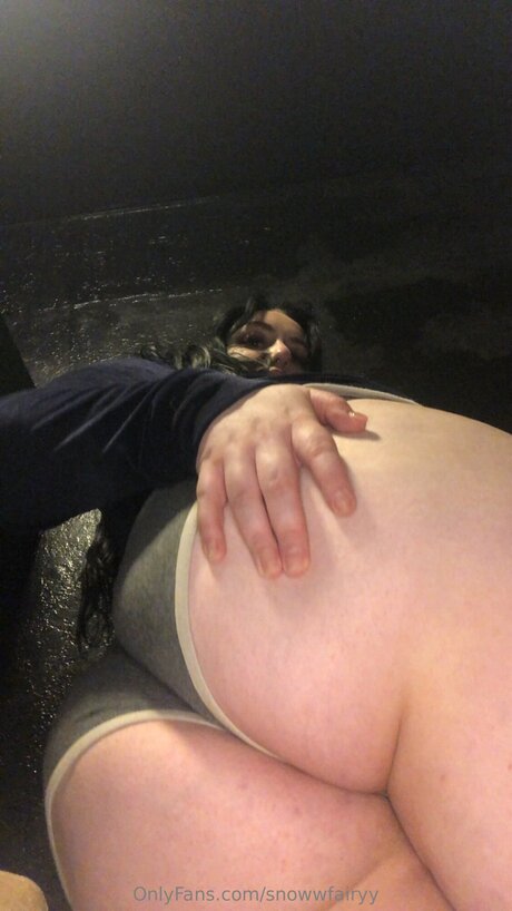 Foto desnuda filtrada de OnlyFans de Snowwfairyy
